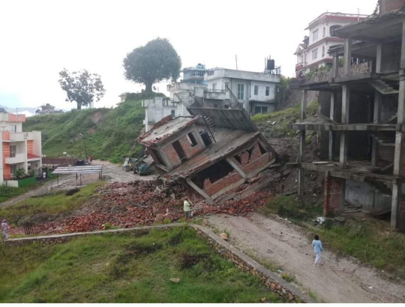 डोटीमा मध्य रात घर भत्किँदा एकै परिवारका ४ जनाको मृत्यु, पाँच घाइते